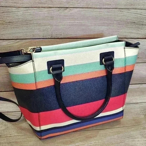 Stripe Purse with detachable Strap - Picture 3 of 12